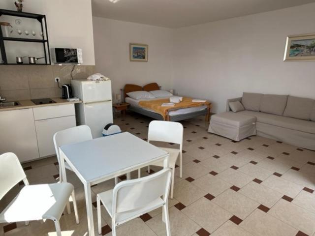 Oasis Blue Appartement Primošten Buitenkant foto